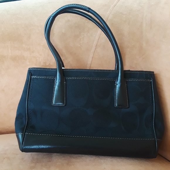 Coach hand bag/shoulder bag - Picture 2 of 8